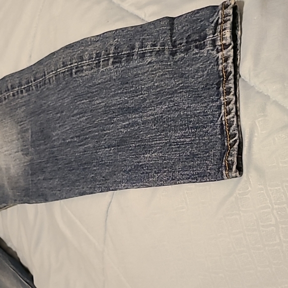 Abercrombie and Fitch - Picture 4 of 6